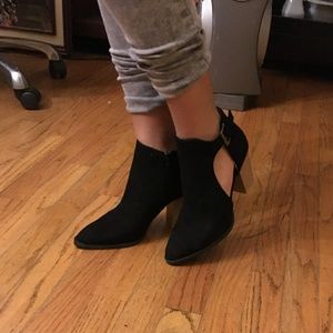 Qupid Fashion Ankle Booties Size 10